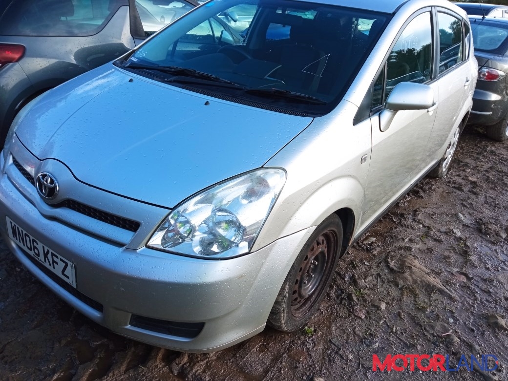 Toyota Corolla Verso 2004