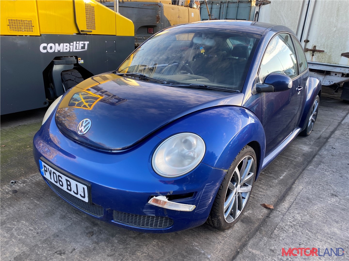 Недавно поступивший автомобиль Volkswagen Beetle 1998-2010 - разборочный  номер t30854