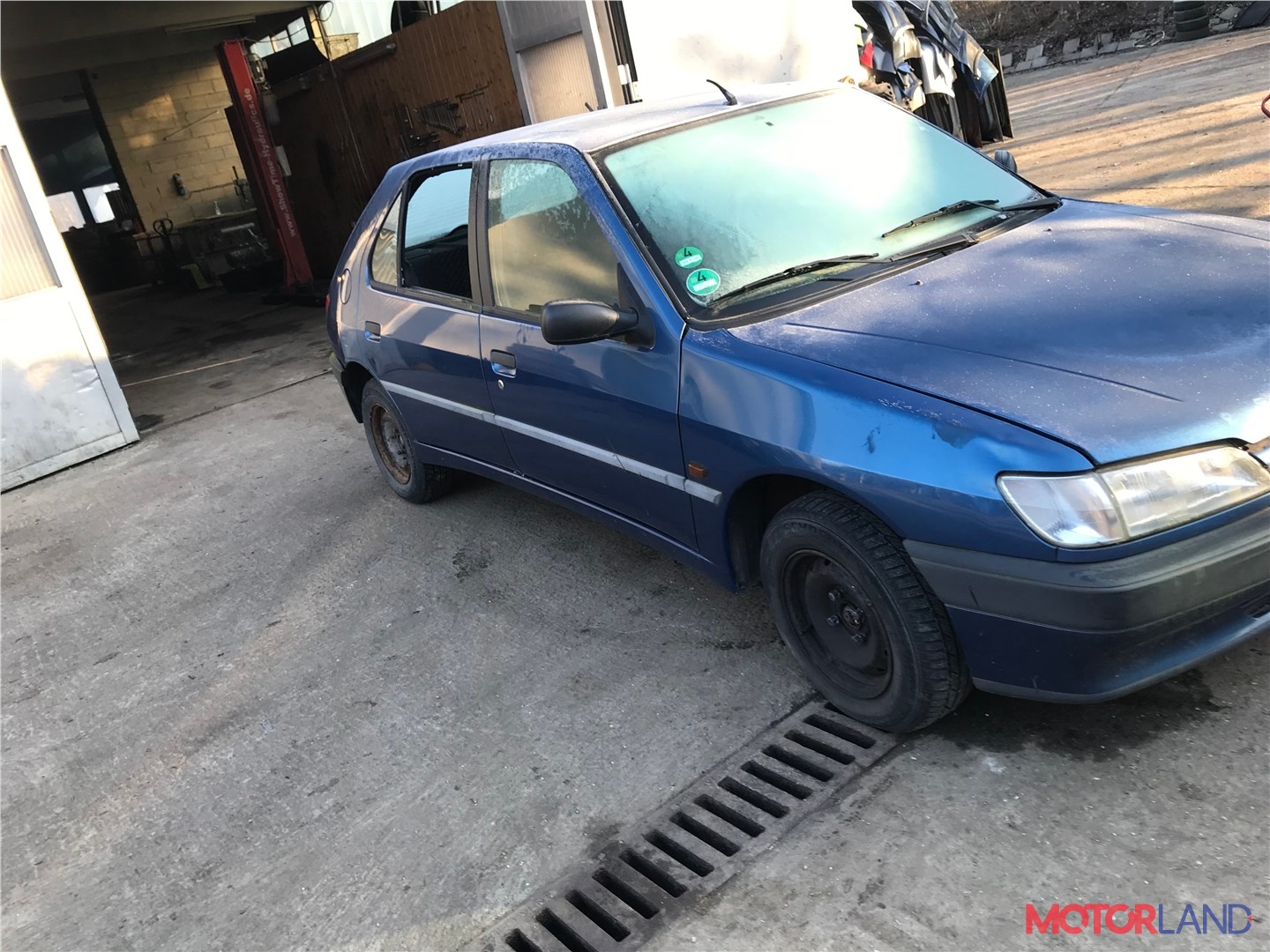 Недавно поступивший автомобиль Peugeot 306 - разборочный номер v4227