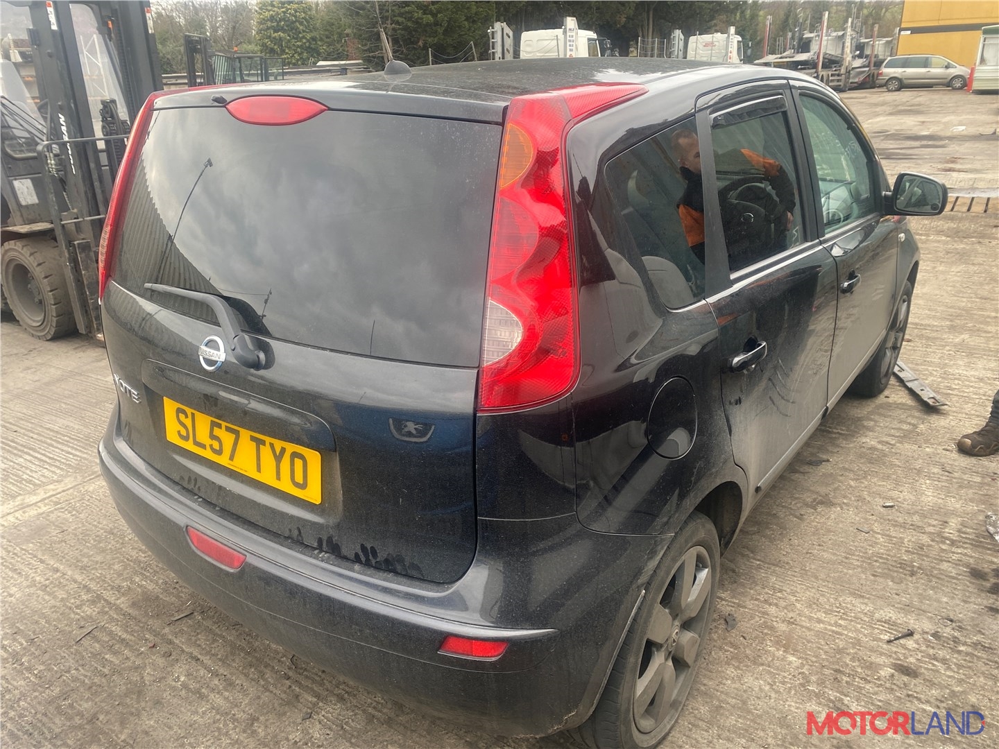 Недавно поступивший автомобиль Nissan Note E11 2006-2013 - разборочный  номер t33011