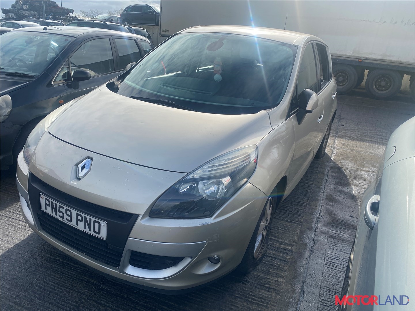 Недавно поступивший автомобиль Renault Scenic 2009-2012 - разборочный номер  t32766