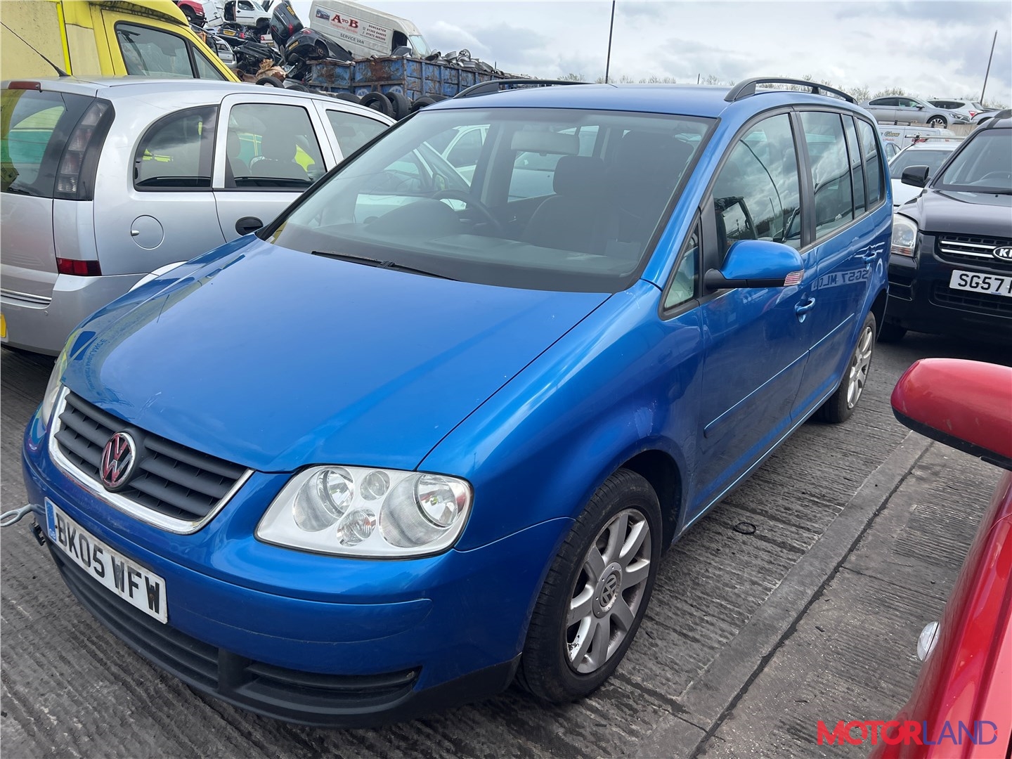 Недавно поступивший автомобиль Volkswagen Touran 2003-2006 - разборочный  номер t33313