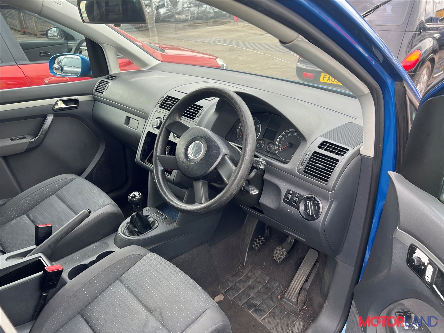 Недавно поступивший автомобиль Volkswagen Touran 2003-2006 - разборочный  номер t33313