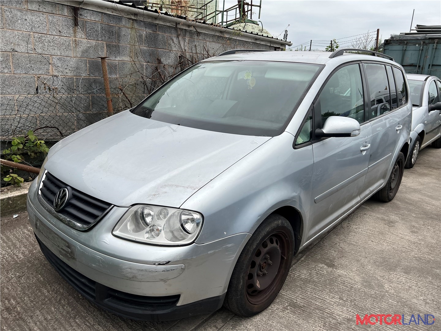 Недавно поступивший автомобиль Volkswagen Touran 2003-2006 - разборочный  номер t34386