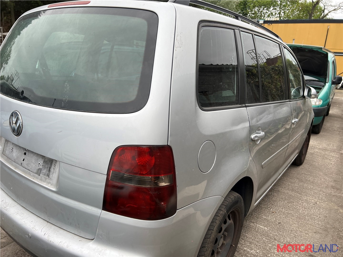 Недавно поступивший автомобиль Volkswagen Touran 2003-2006 - разборочный  номер t34386