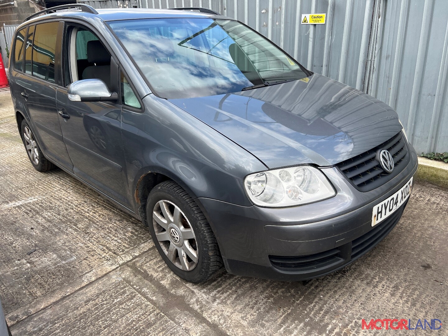 Недавно поступивший автомобиль Volkswagen Touran 2003-2006 - разборочный  номер t35864