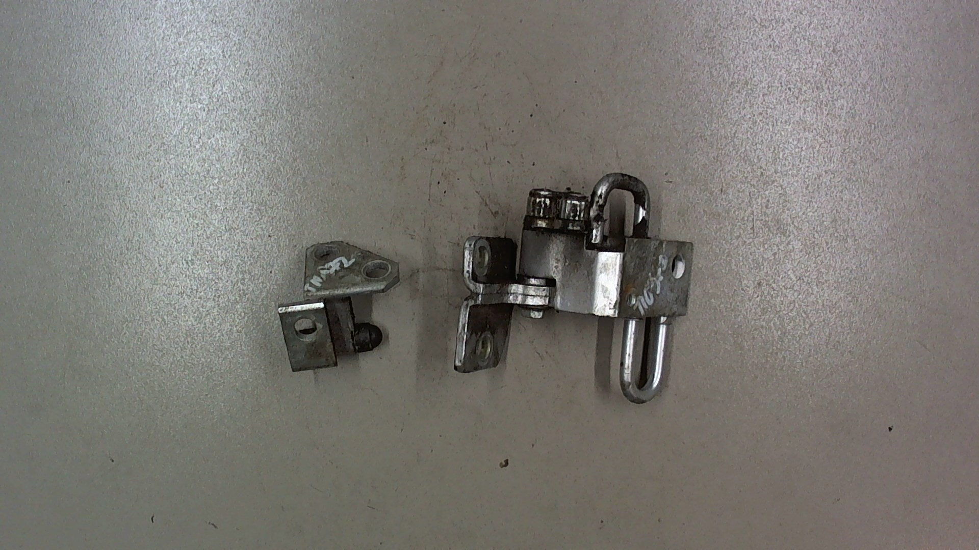 петля двери volkswagen passat b4. петля двери пассат. ограничитель дверь пассат 65. петля для двери пассат б6 новая купить. втулка для дверной петли passat b6.