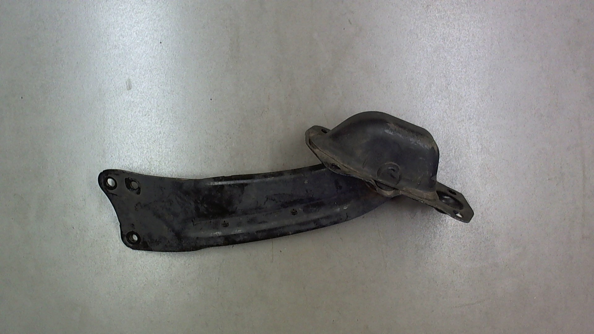 Рычаг задний правый