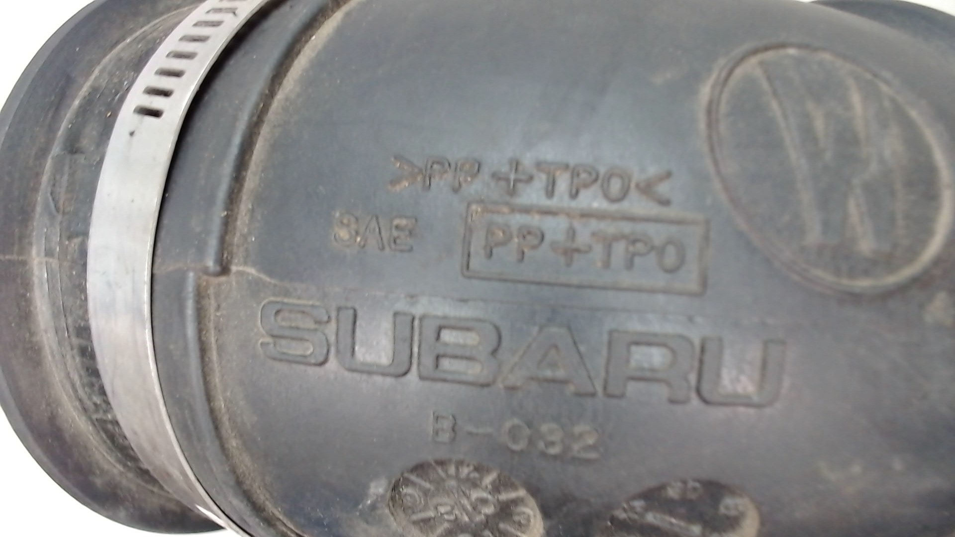 Патрубок воздушного фильтра