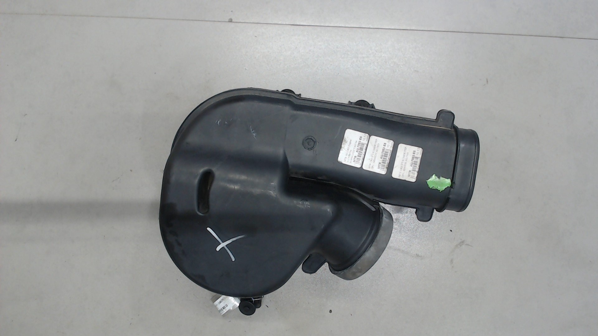 Резонатор воздушного фильтра