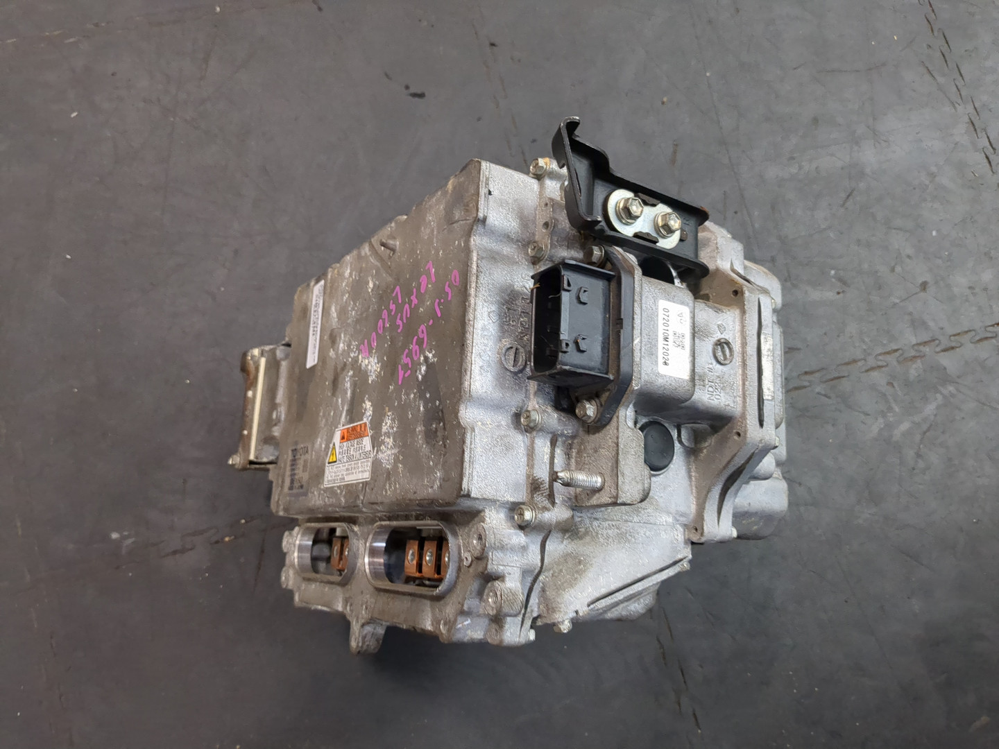 Преобразователь напряжения (адаптер)