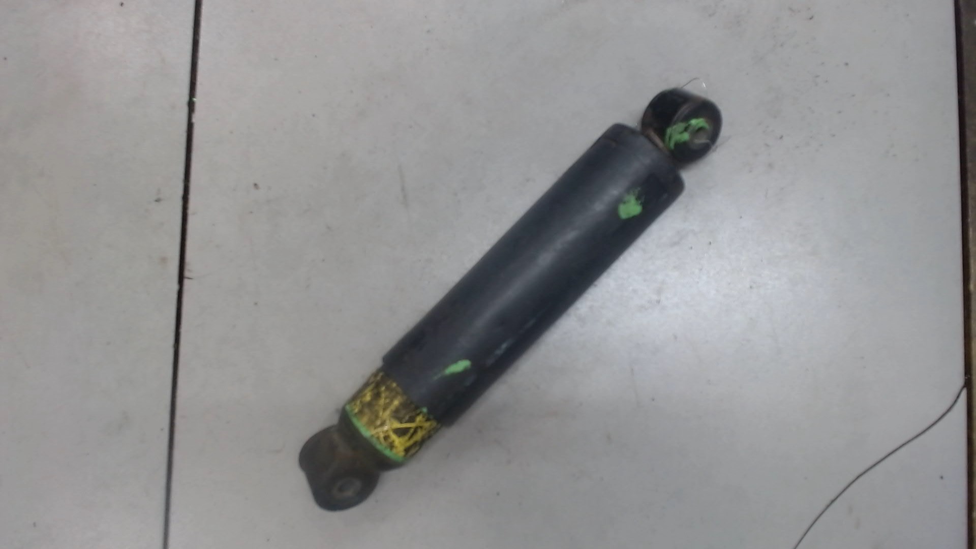 Амортизатор задний (стойка)