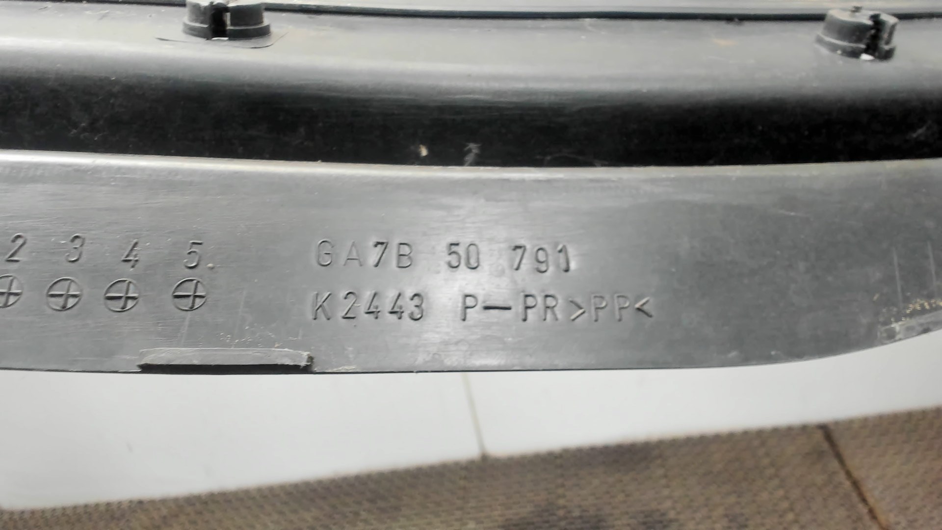 Решетка стеклоочистителей (Жабо)