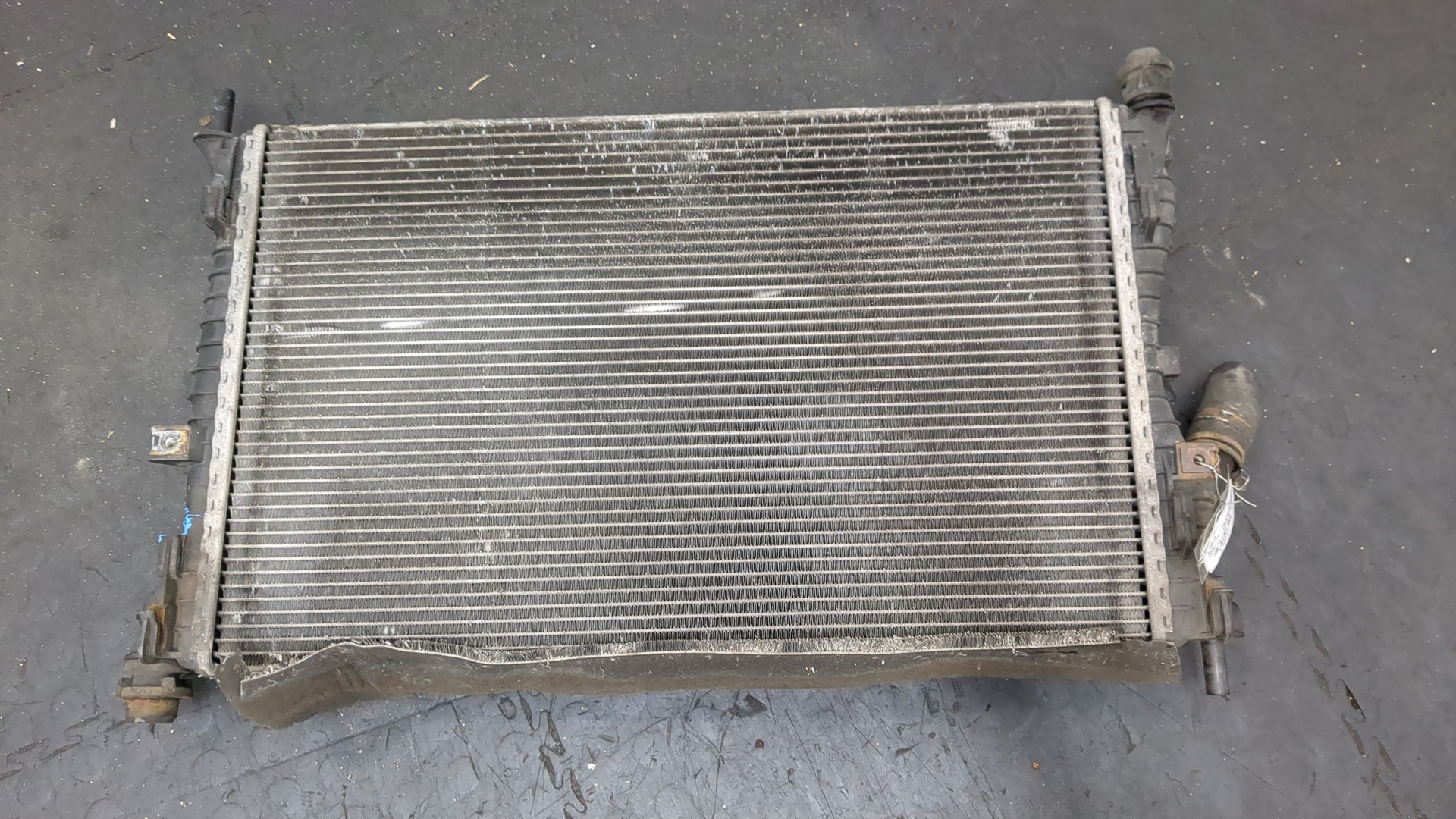 Радиатор охлаждения двигателя основной