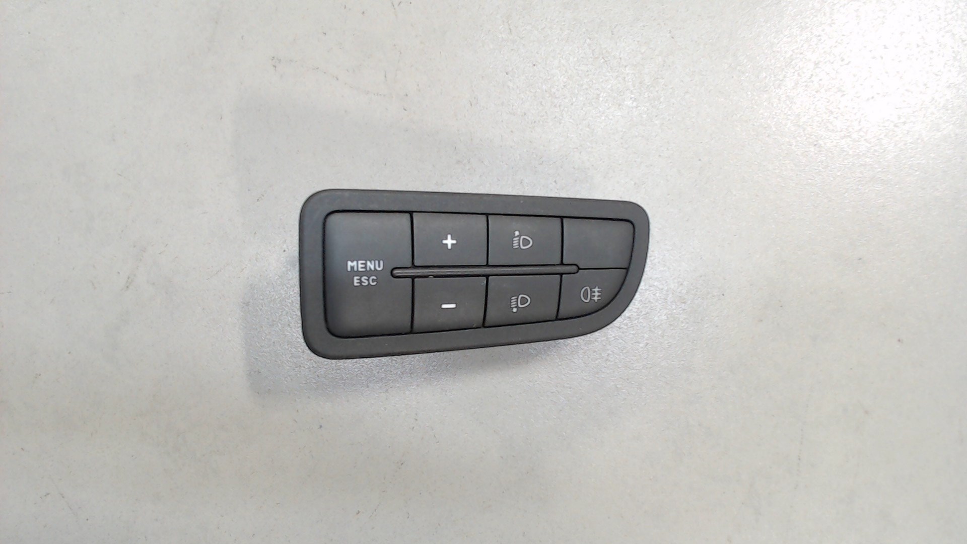 Кнопка подогрева сидений fiat punto. Фиат пунто кнопки. Fiat grande punto 3 door. Фиат пунто кнопки на панели. Кнопки fiat grande punto.