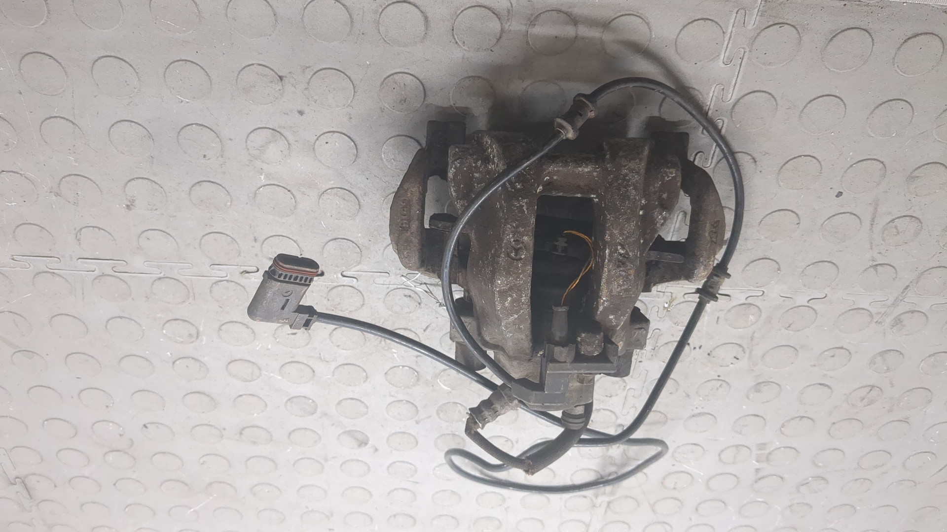 Суппорт задний правый