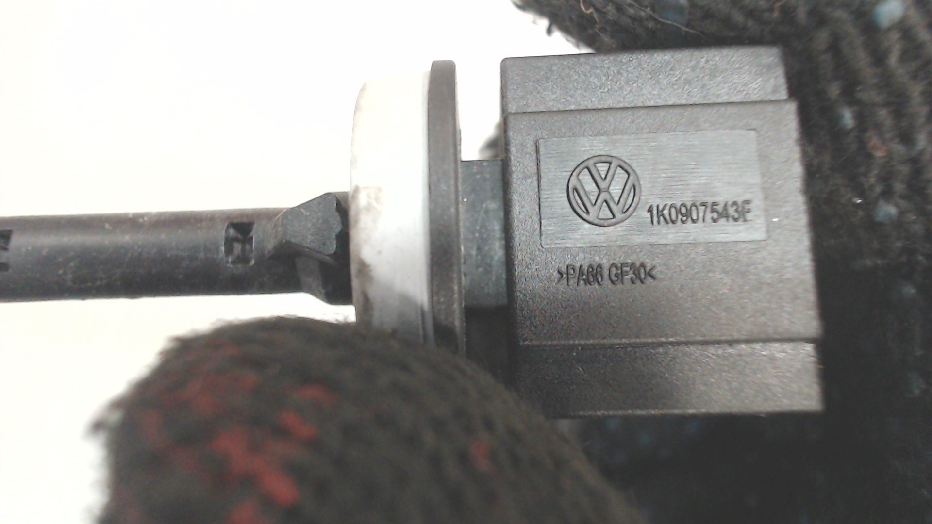 Датчик температуры 2 тигуан. Датчик температуры 2 тигуан. Датчик температуры воздуха tiguan 2. Датчик температуры тигуан. Датчик температуры 2 тигуан.