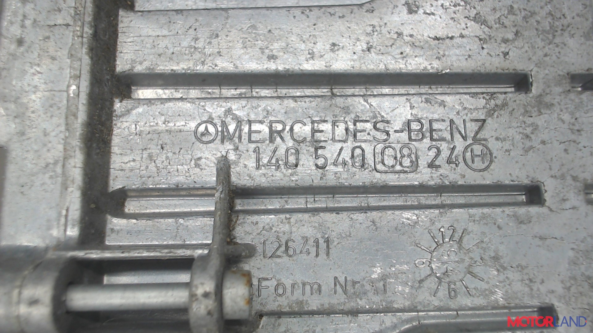 Кронштейн блока управления Mercedes S W140 1991-1999 5 л. 1994 M119.970,980 б/у #3