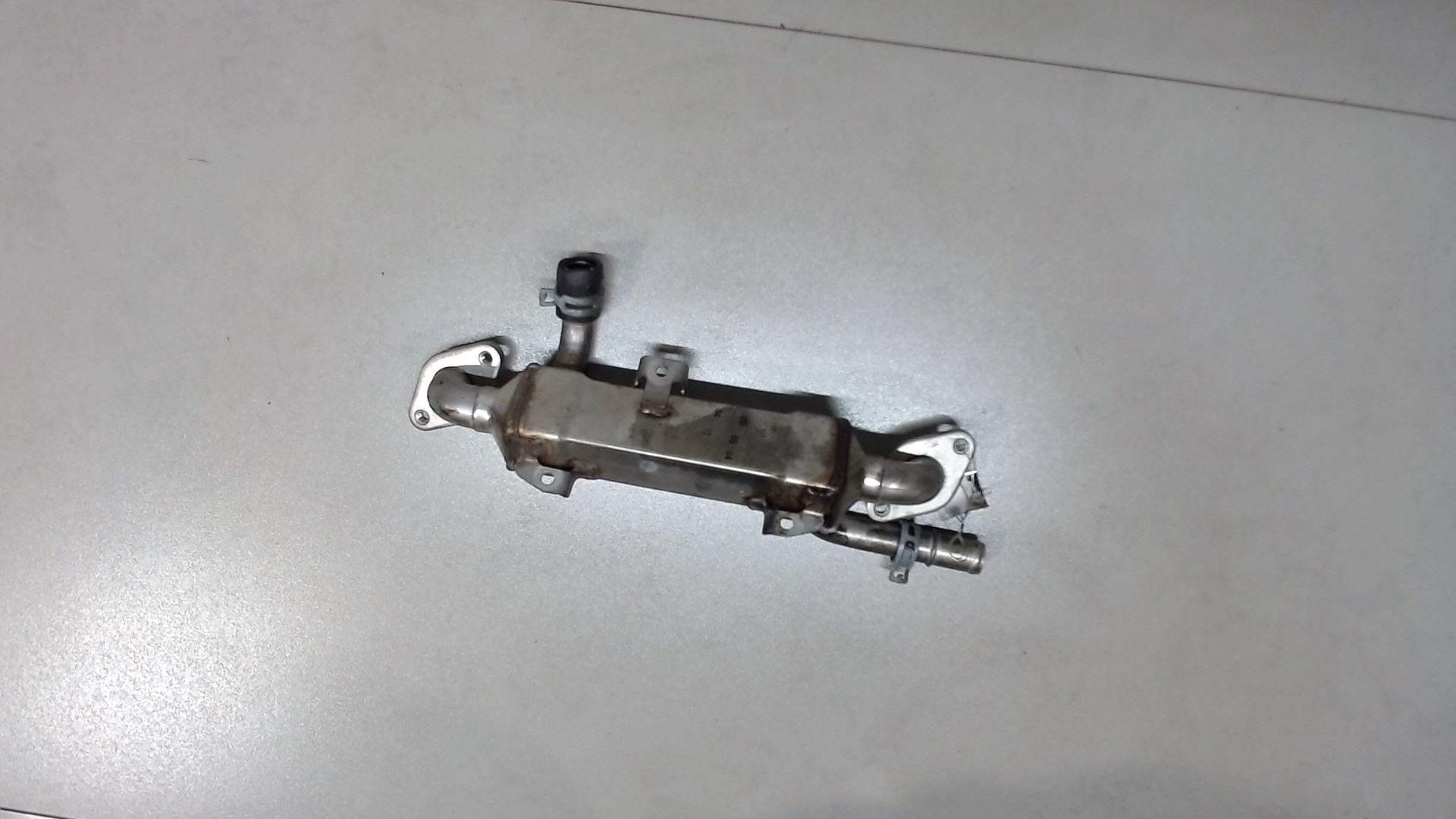 Тройник вентиляции картерных газов