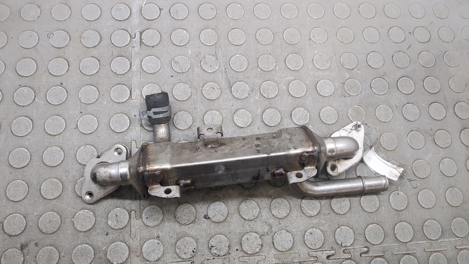 Тройник вентиляции картерных газов