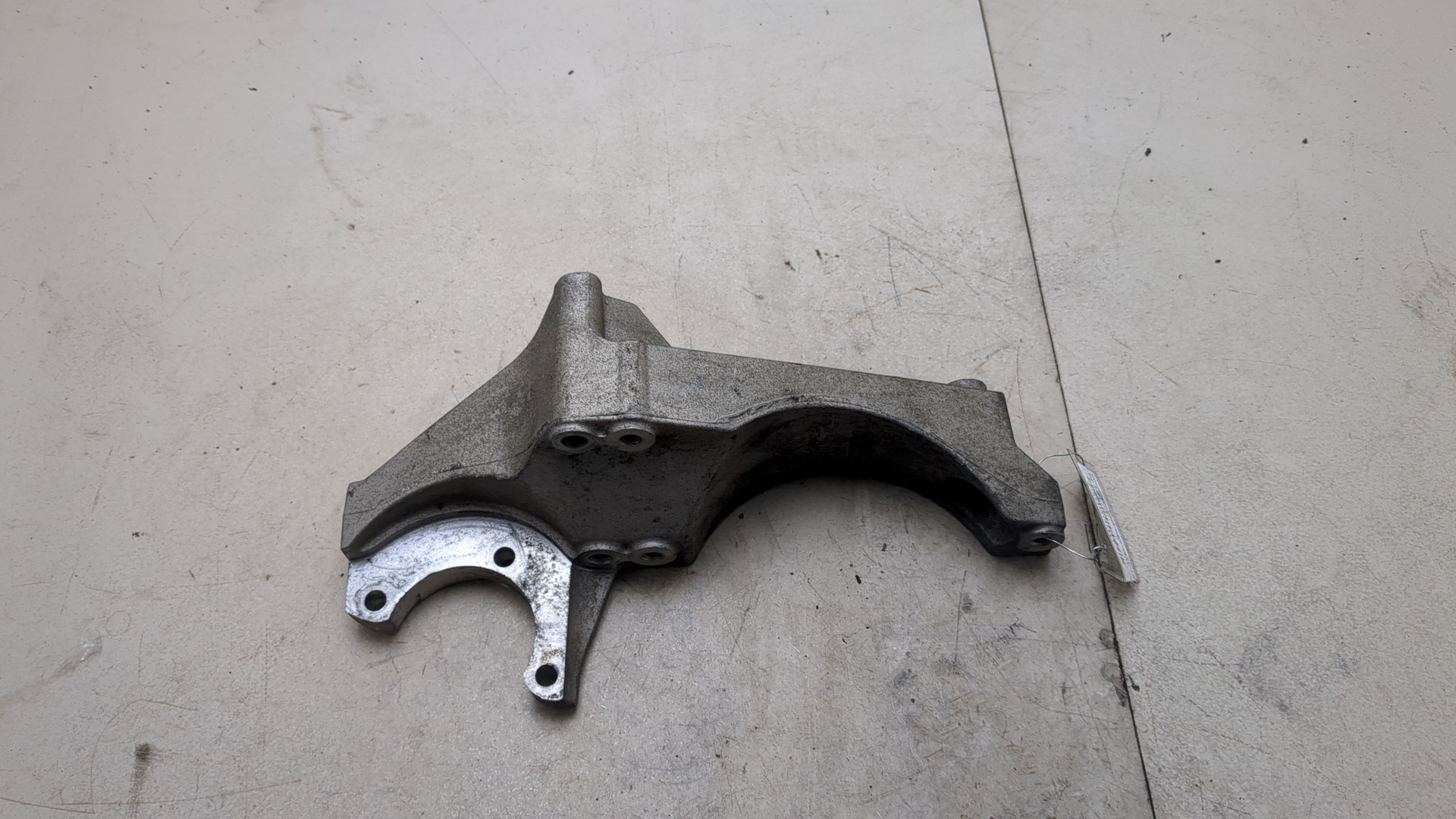 Кронштейн генератора