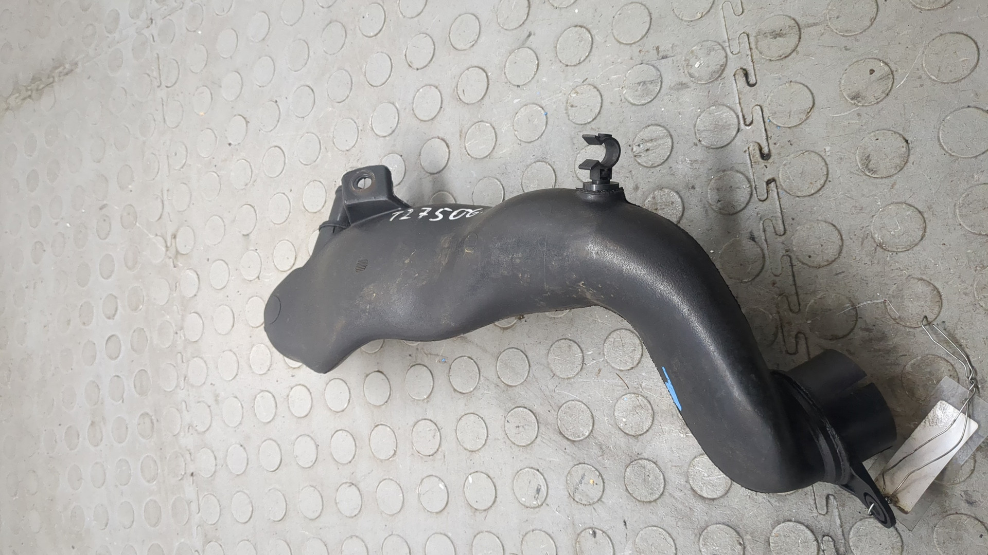 Патрубок воздушного фильтра