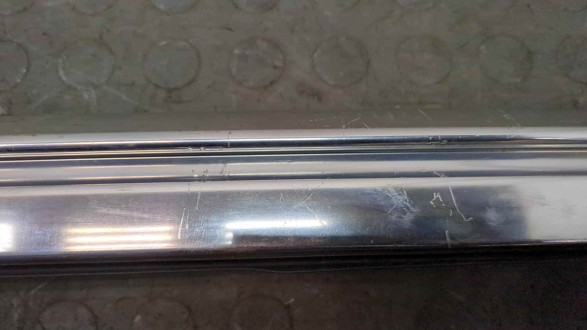 Рейлинг (релинг) правый (планка на крышу)