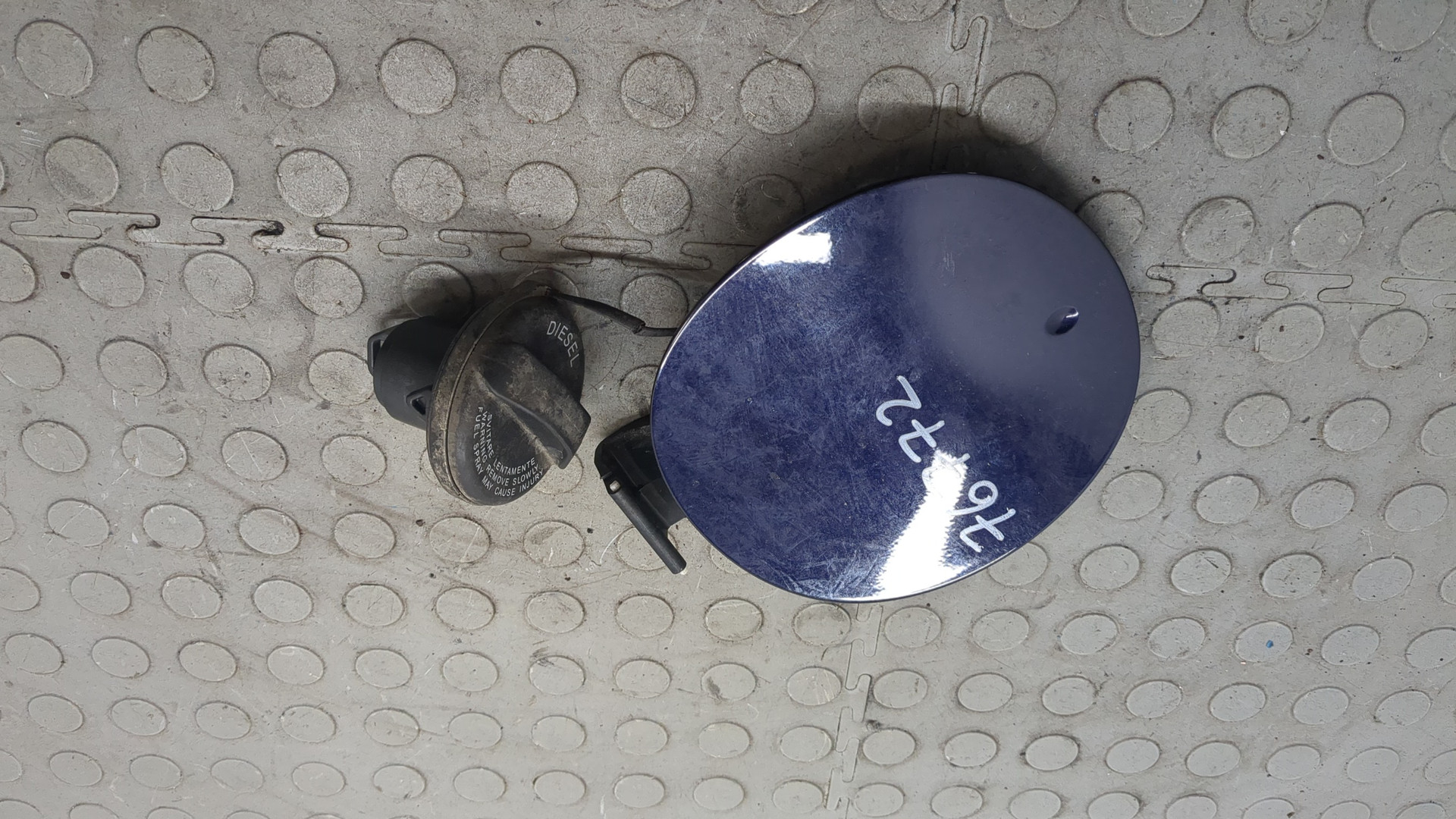 Лючок бензобака