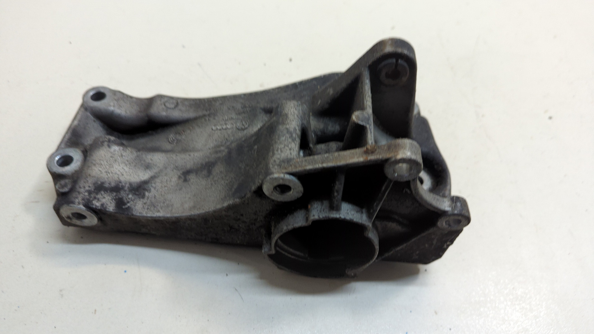 Кронштейн генератора