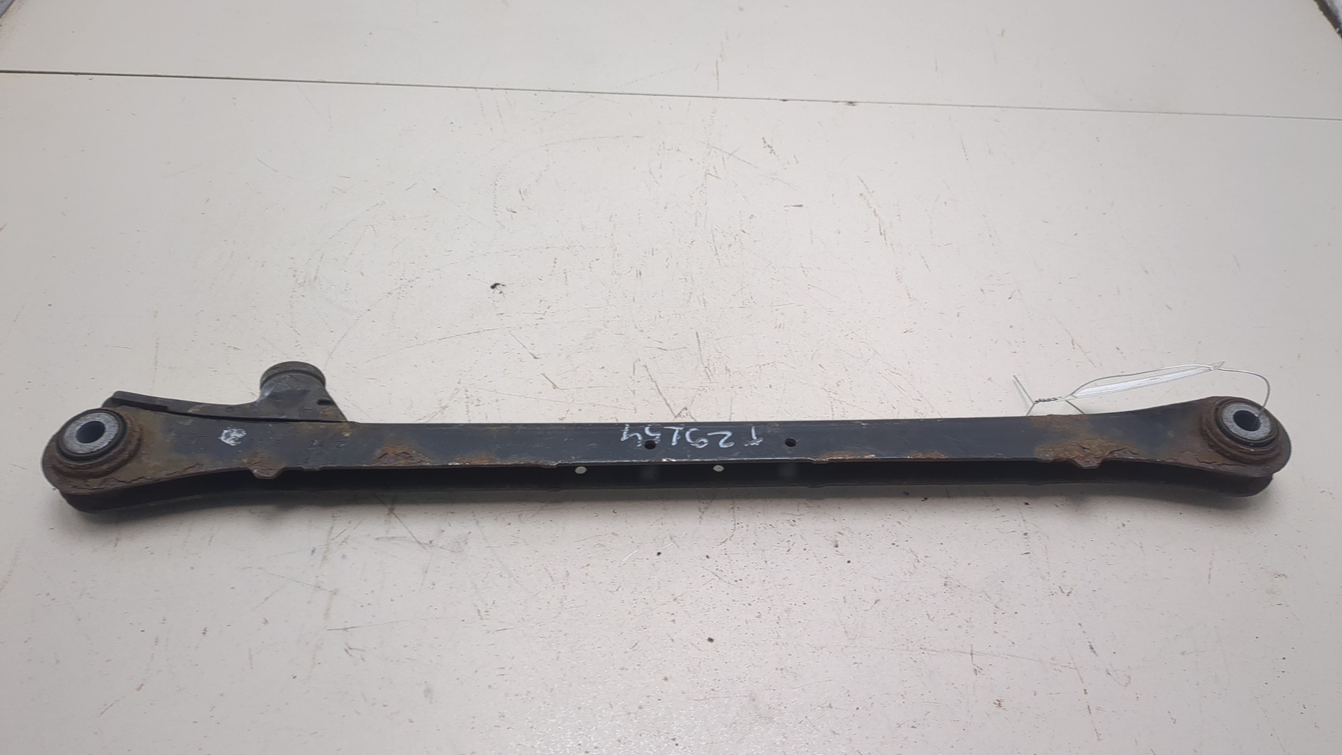 Рычаг задний