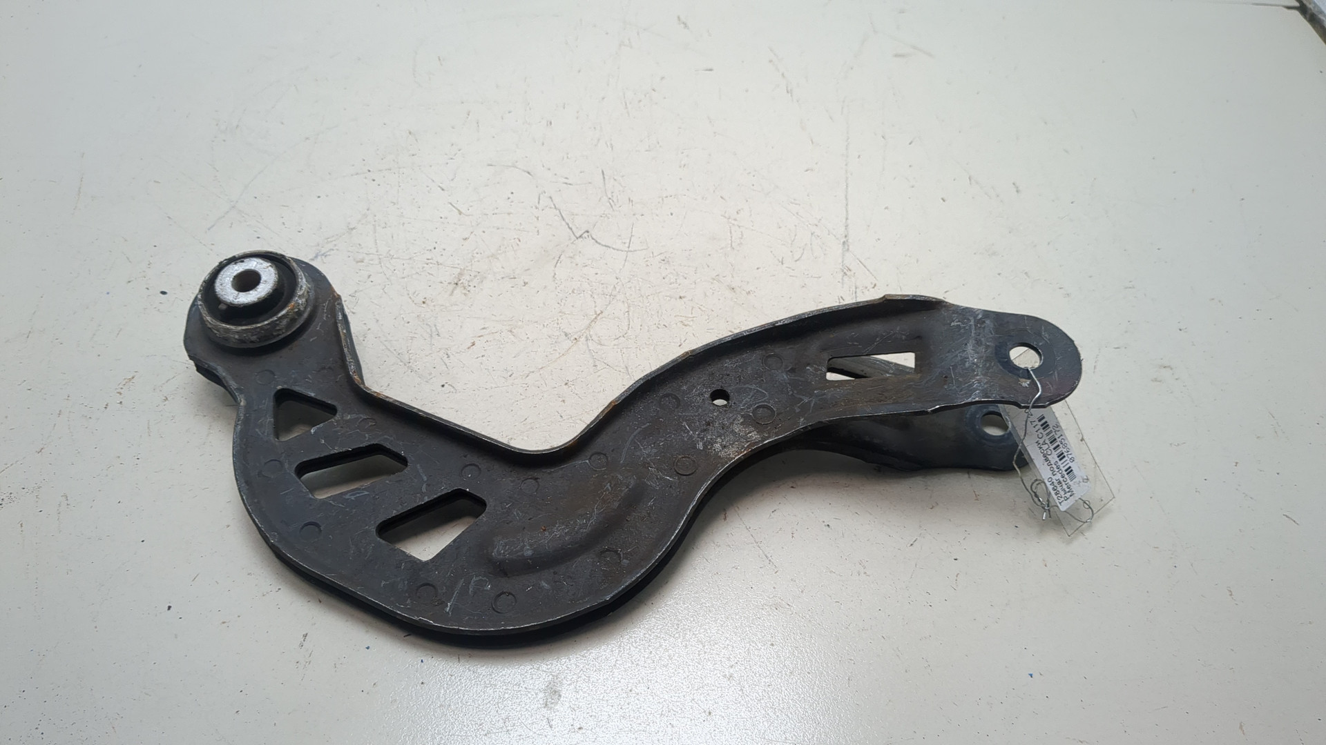 Рычаг задний