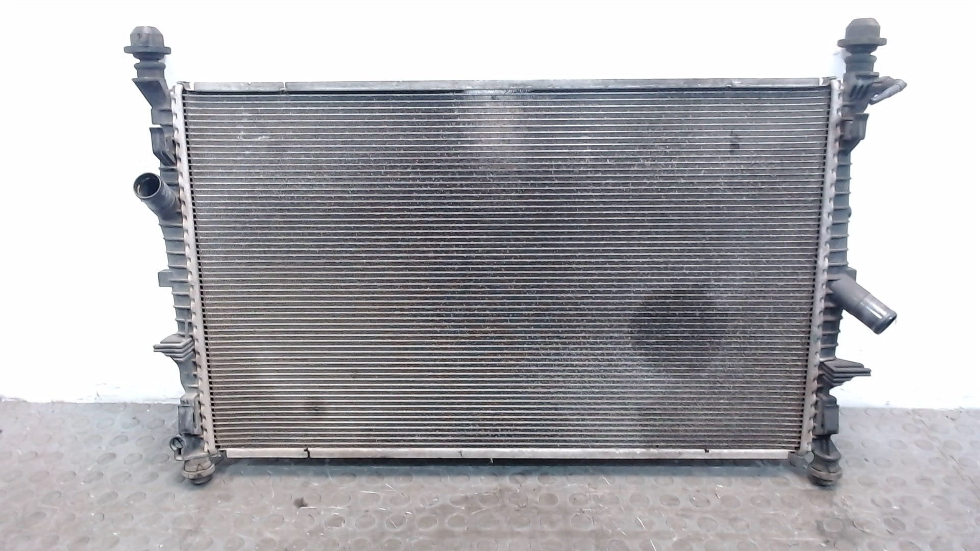 Радиатор охлаждения двигателя основной