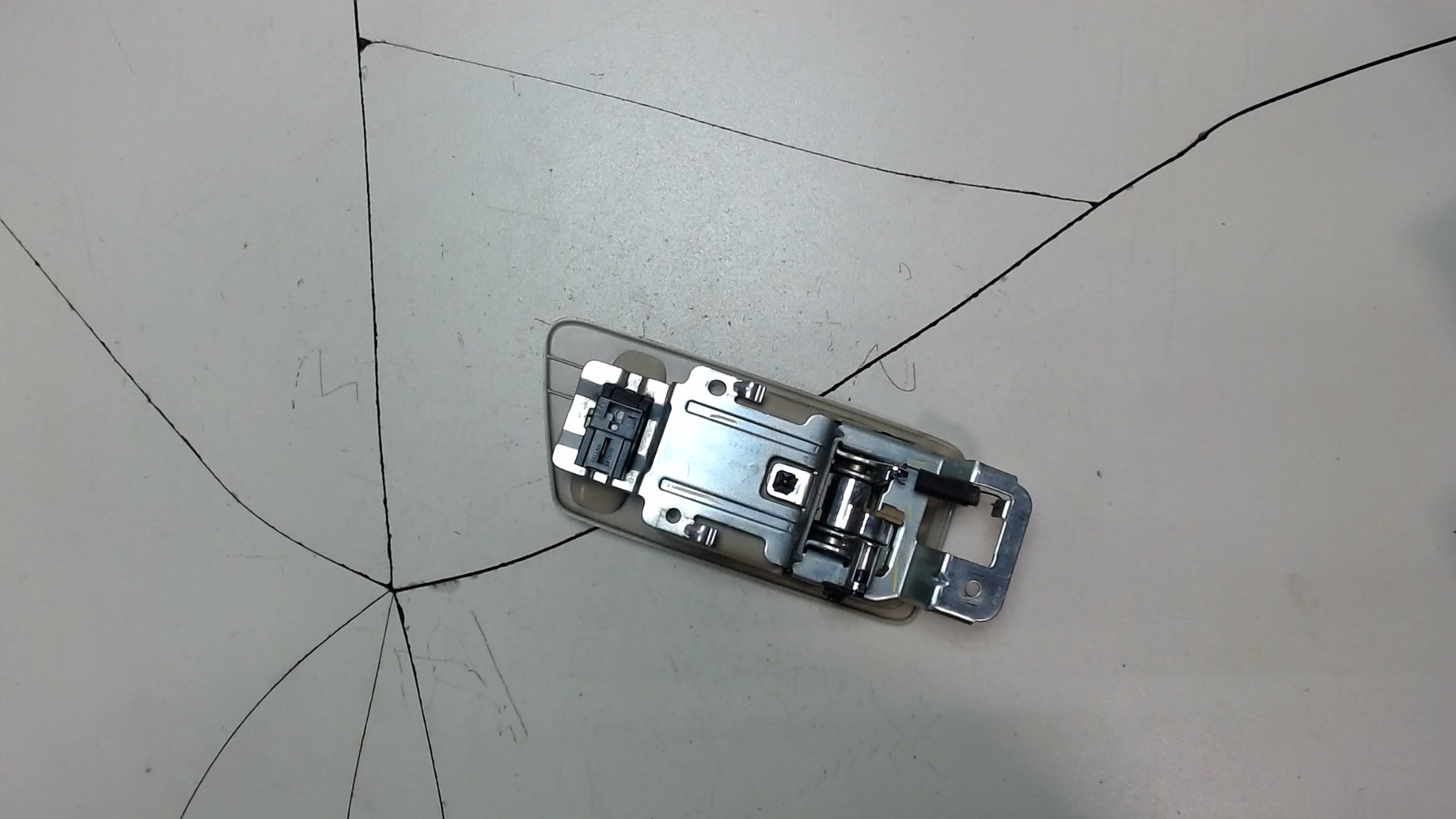 Ручка двери задней внутренняя левая