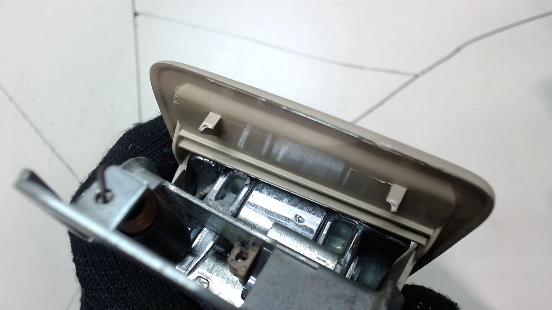 Ручка двери задней внутренняя левая