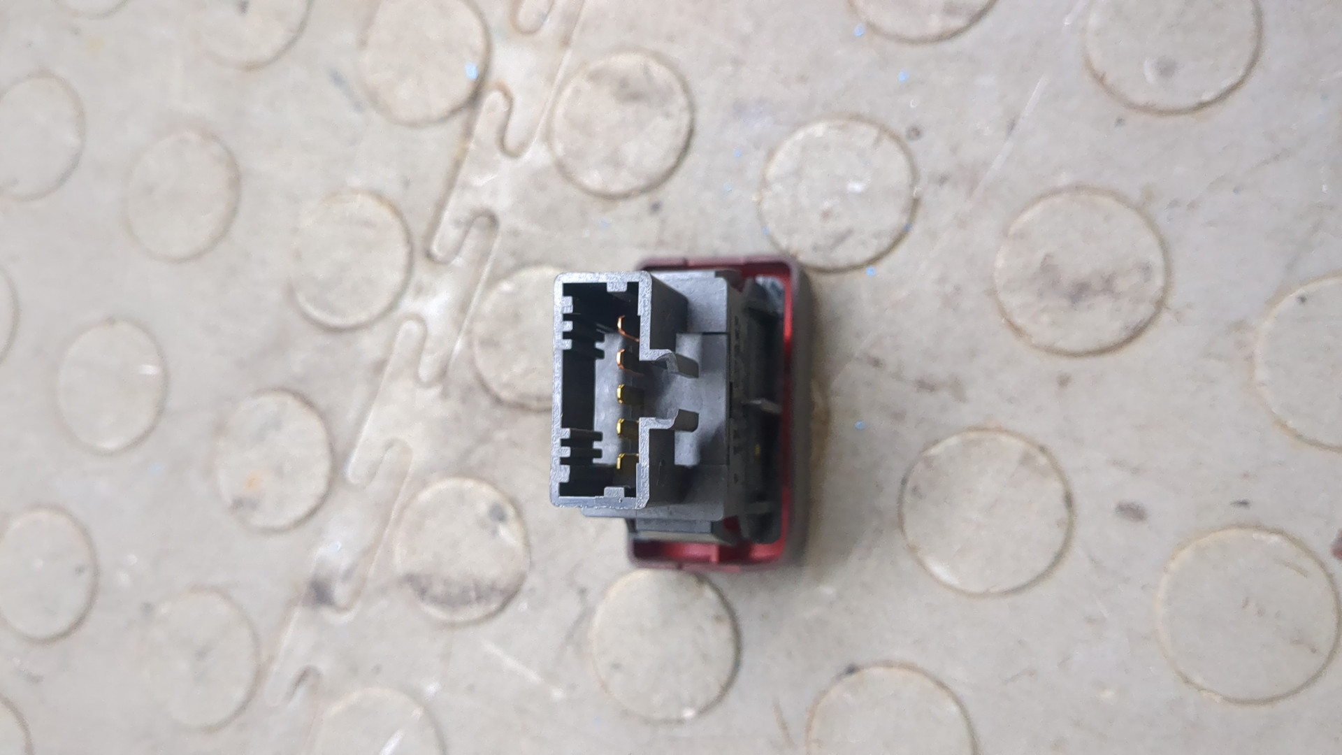 Кнопка аварийной остановки