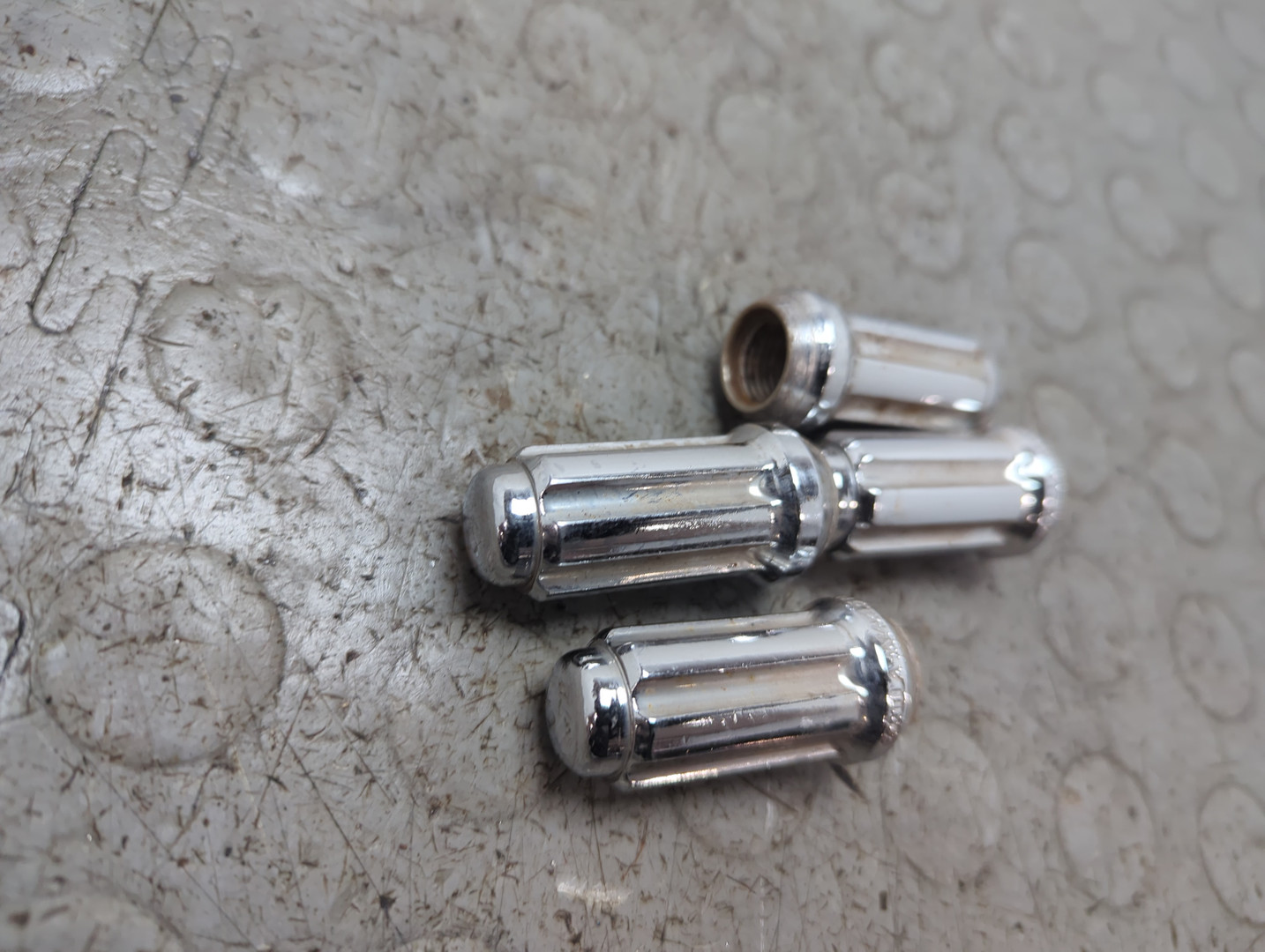 Гайка колеса