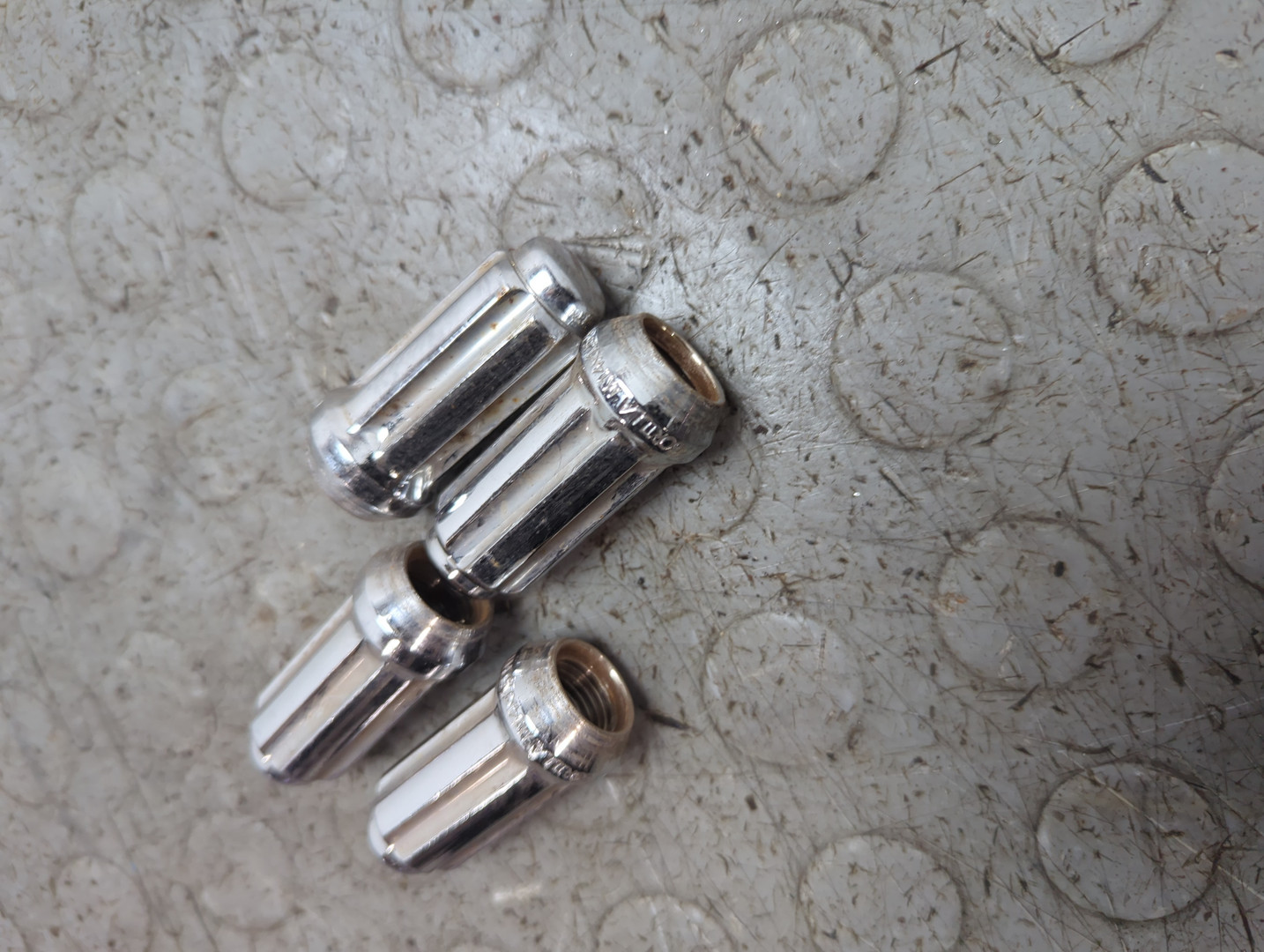 Гайка колеса