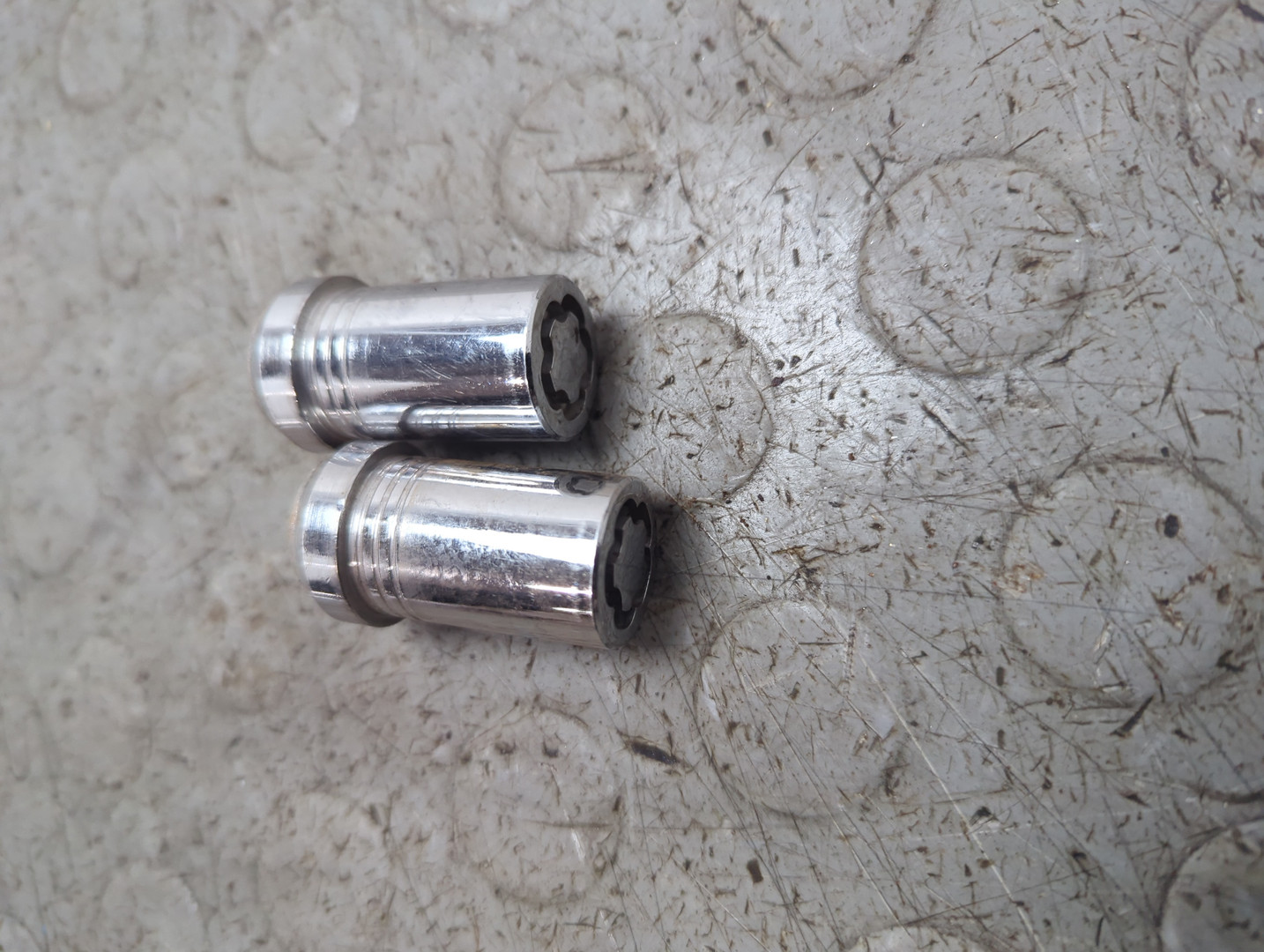 Гайка колеса