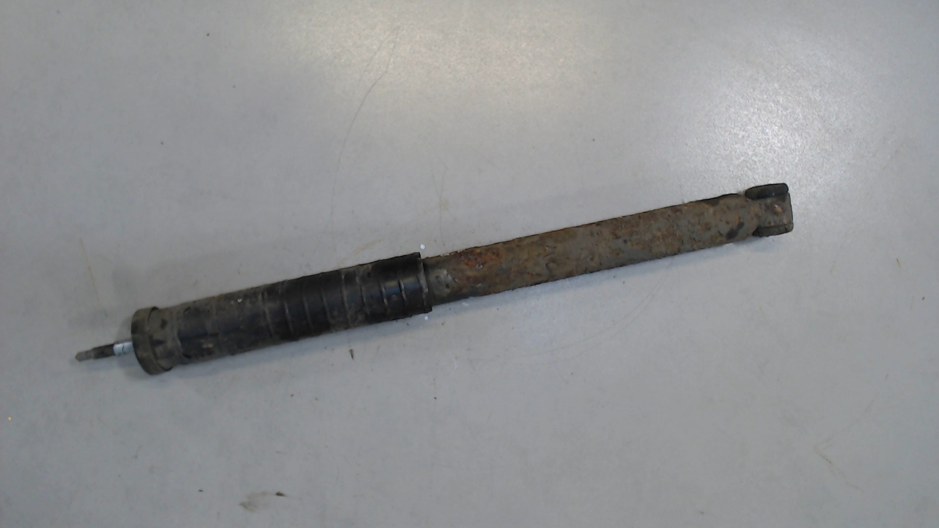 Амортизатор задний (стойка)