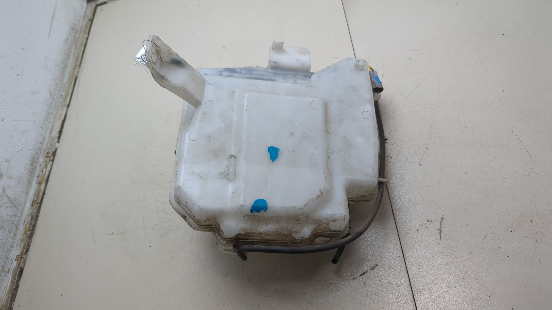 Бачок омывателя лобового стекла