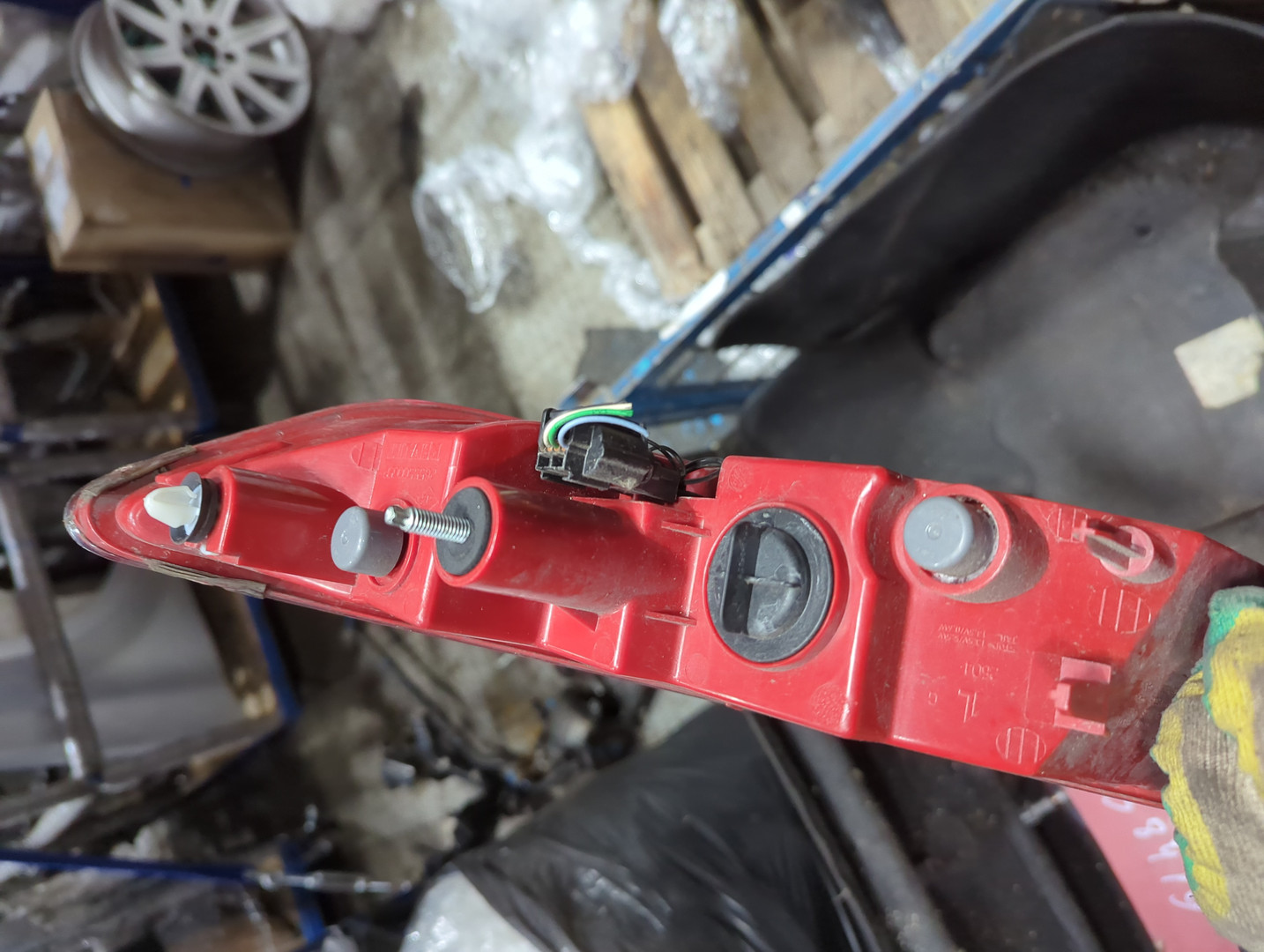 Фонарь задний левый