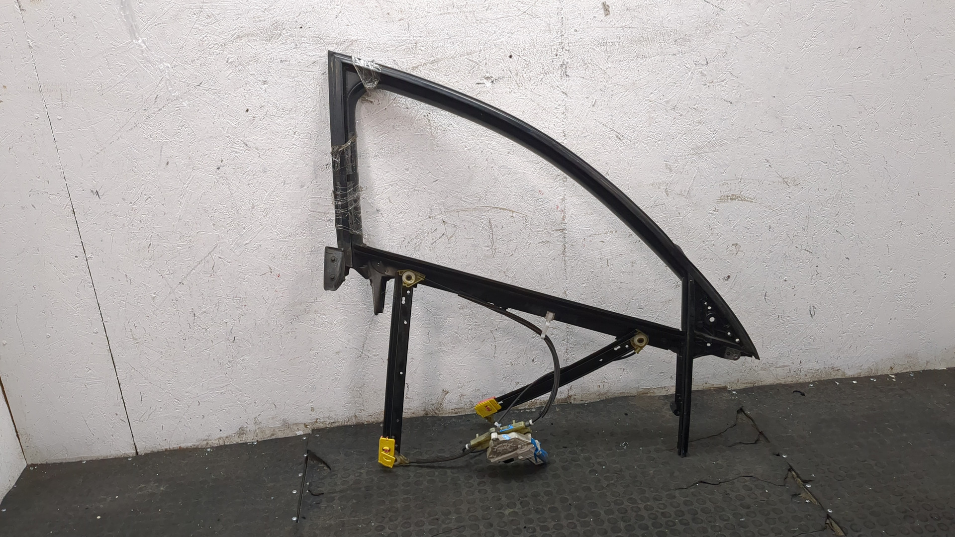 Стеклоподъемник электр. задний левый