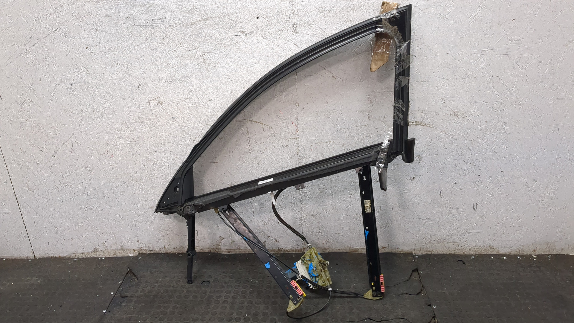 Стеклоподъемник электр. задний левый