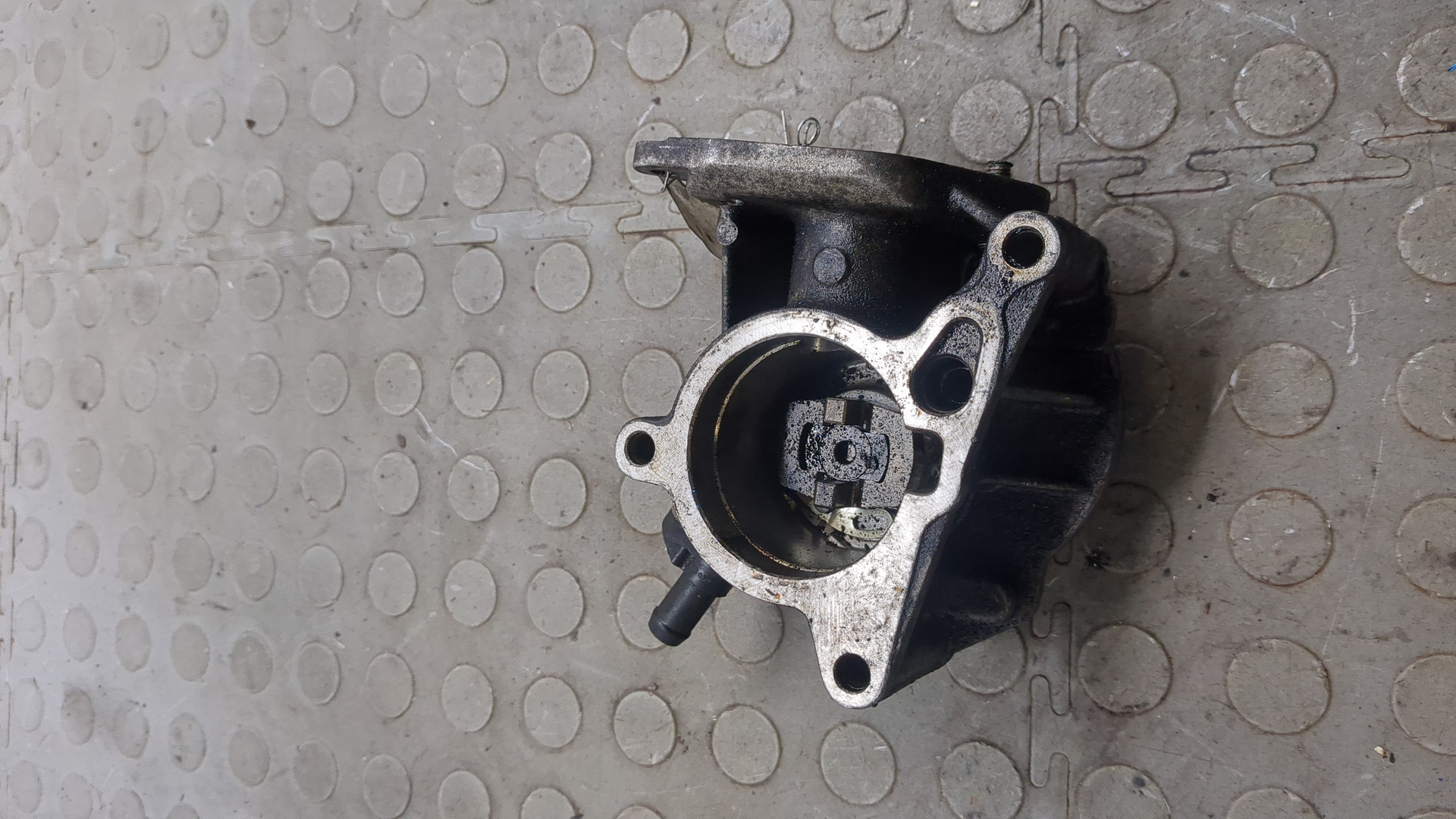 Насос вакуумный