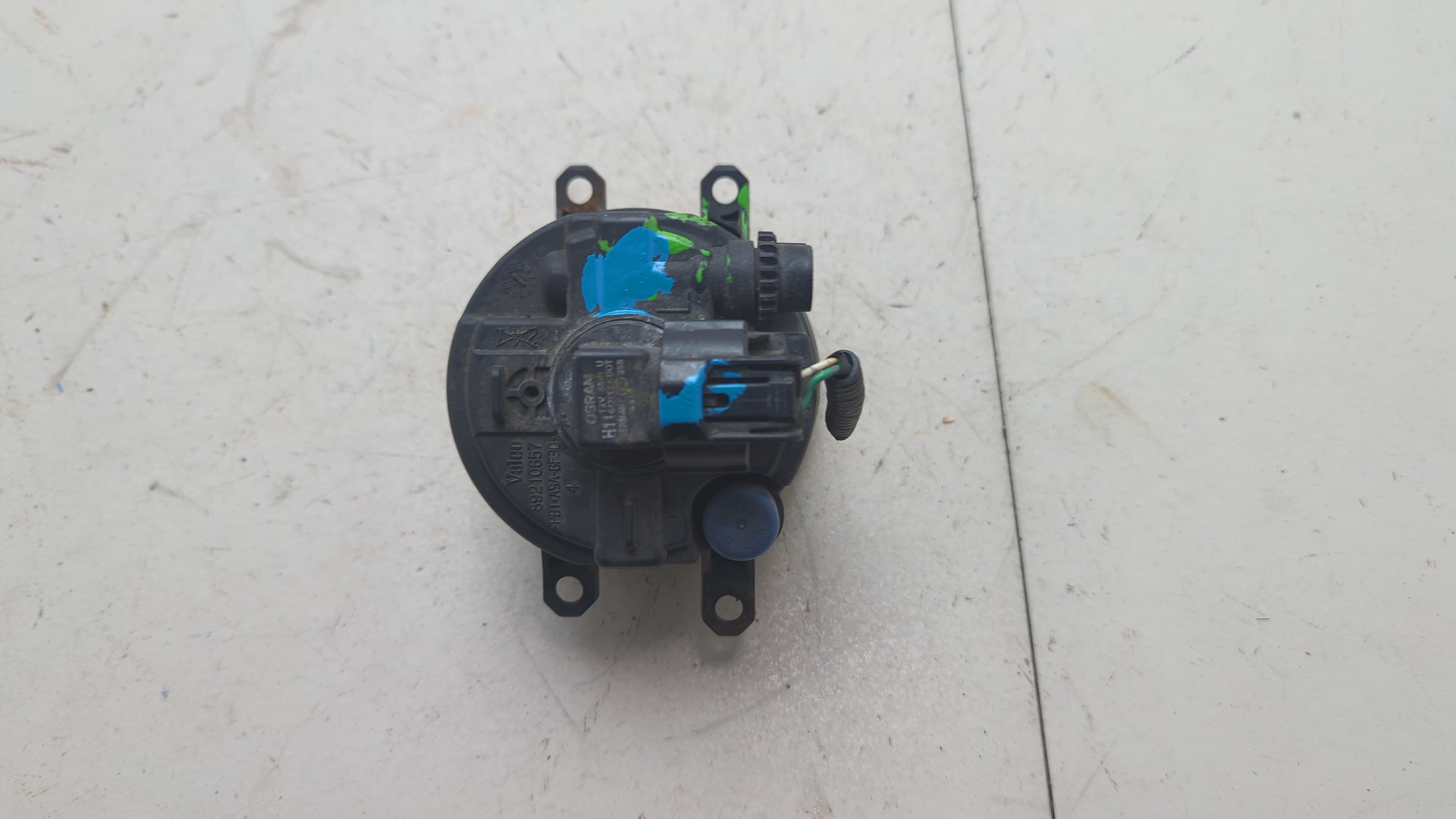 Фара противотуманная левая