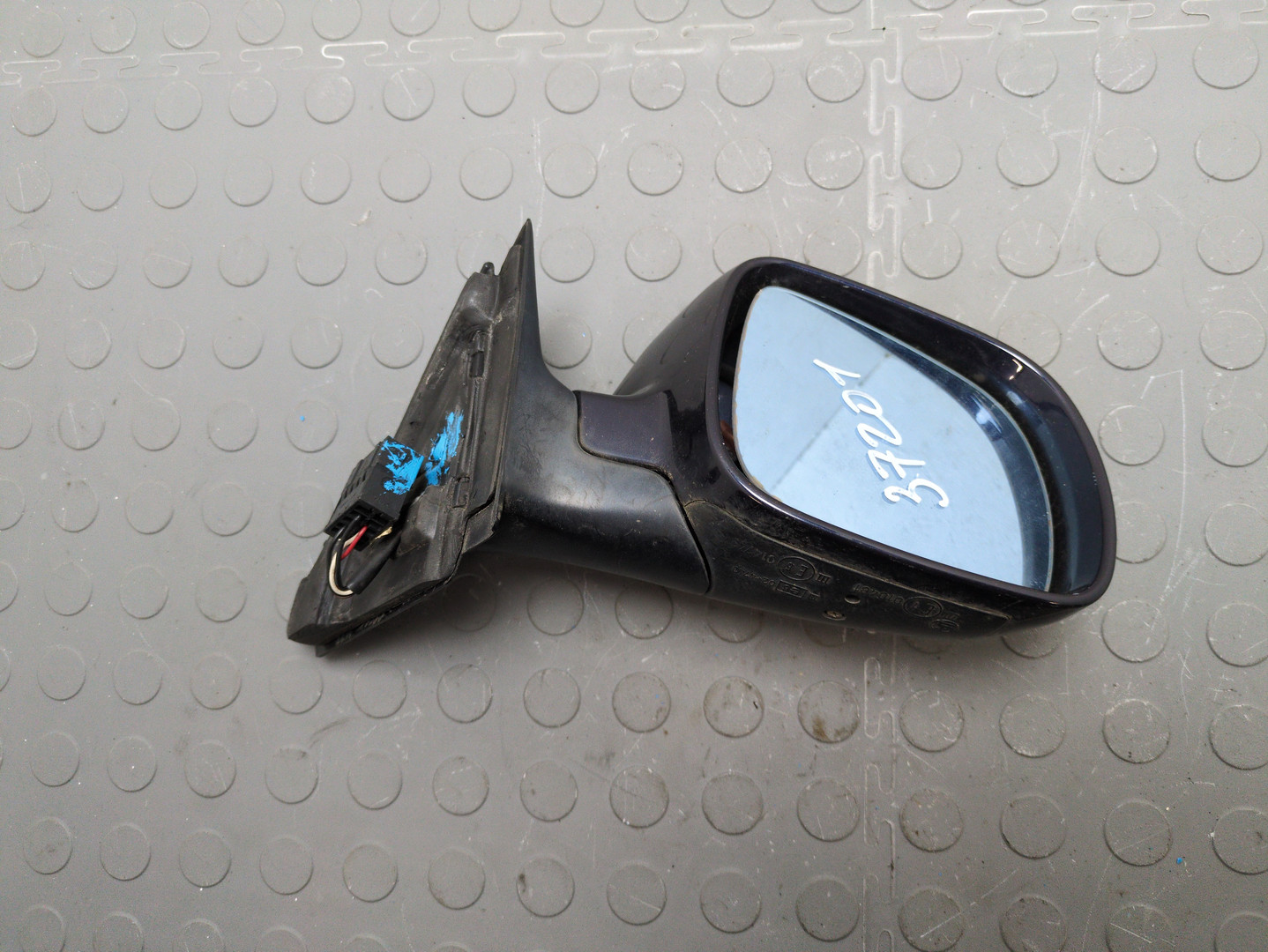 Зеркало правое электрическое