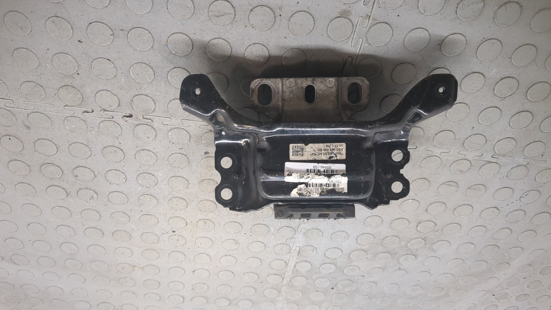 Опора КПП левая