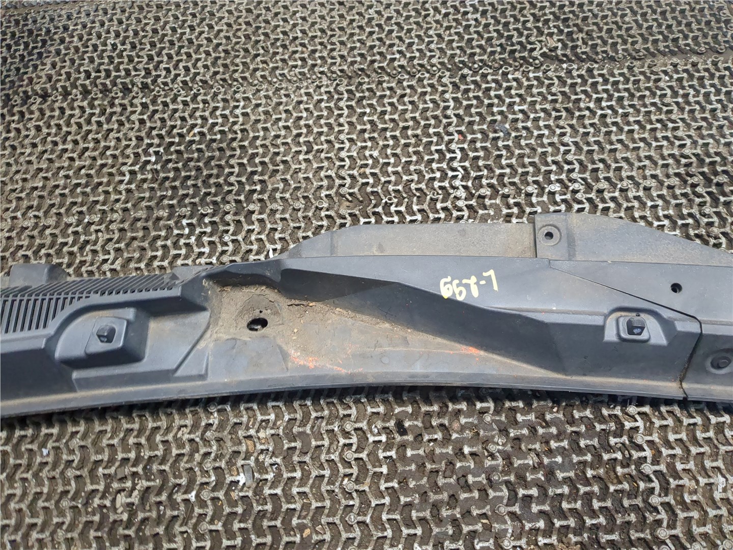 Решетка стеклоочистителей (Жабо)