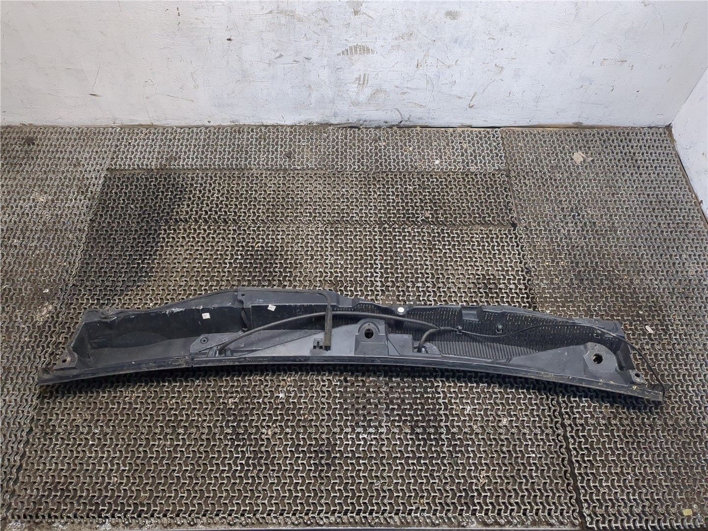 Решетка стеклоочистителей (Жабо)