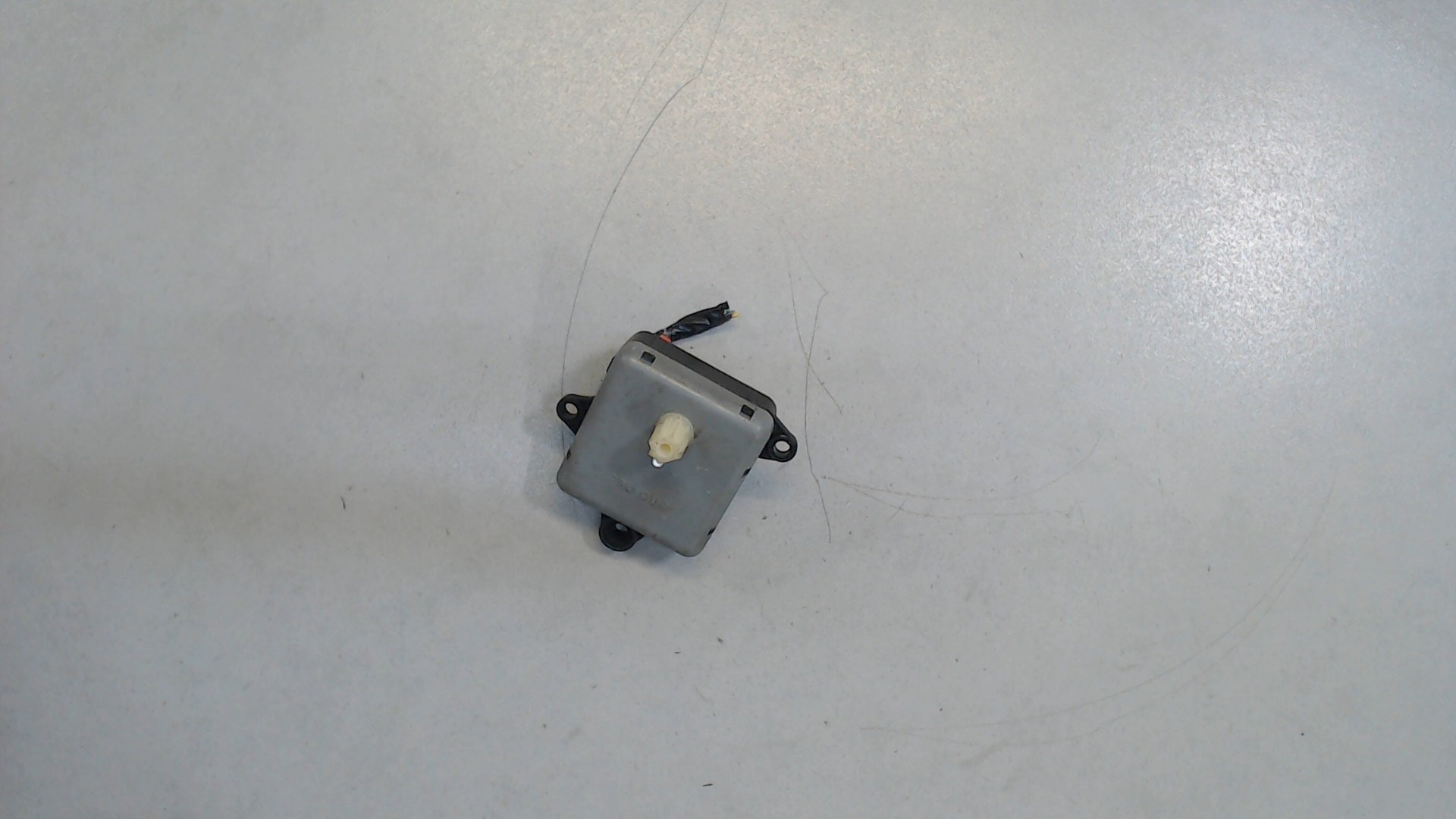 Моторчик заслонки печки